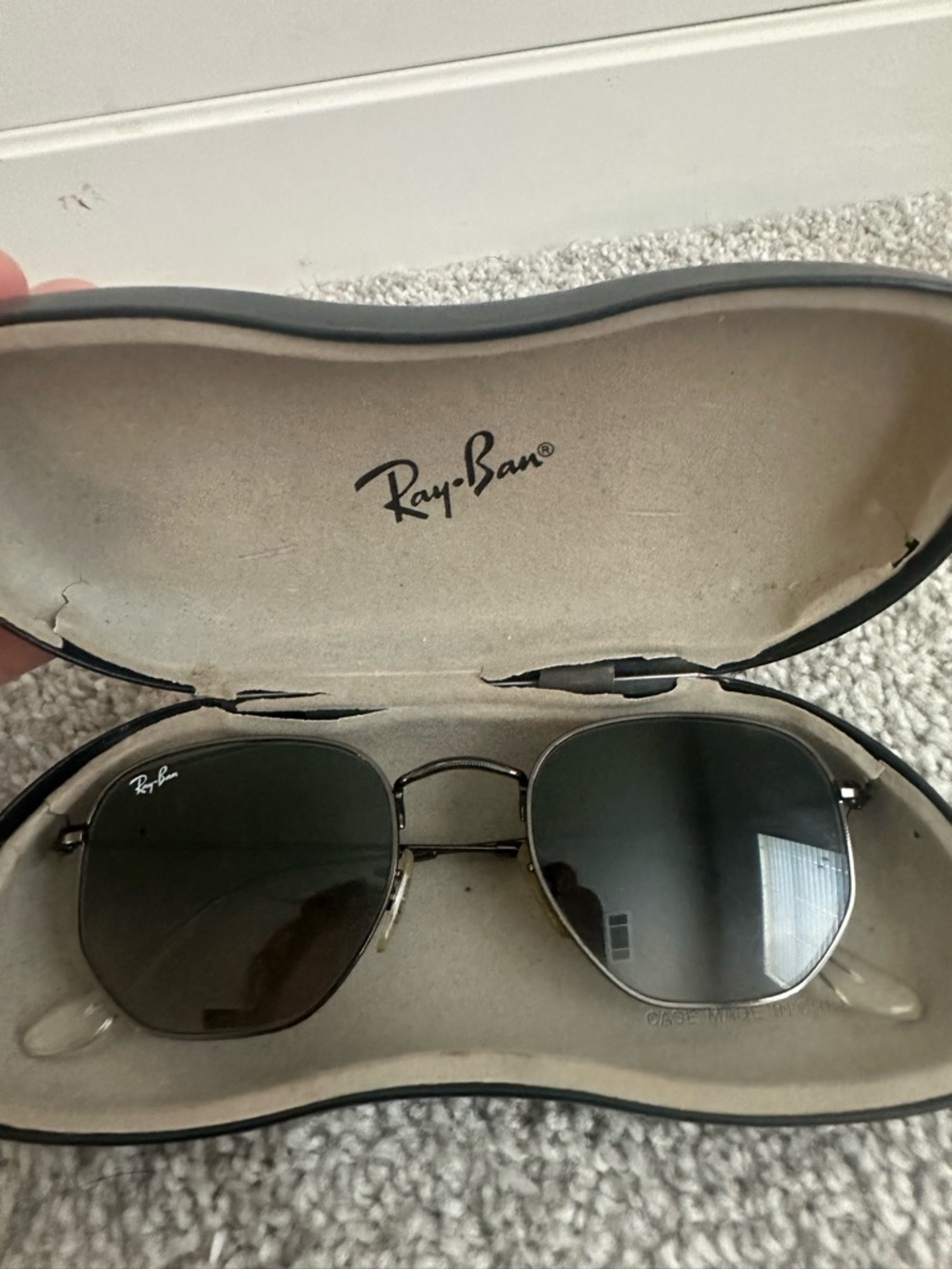Ray-Ban Aviator Sunglasses Black Silver Frame